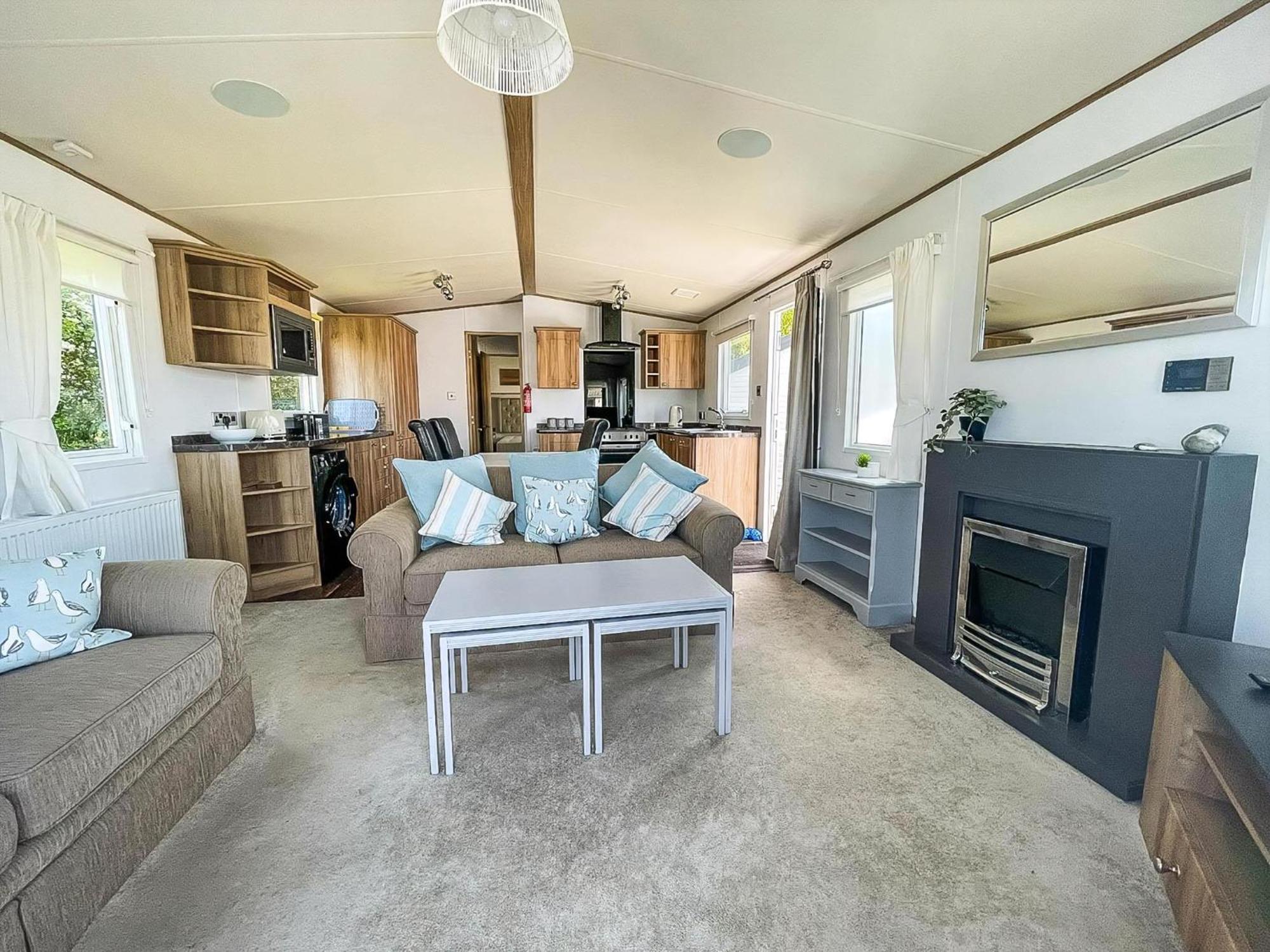 Beautiful Caravan With Decking At Carlton Meres Holiday Park, Suffolk Ref 60022M Сексмендем Екстер'єр фото