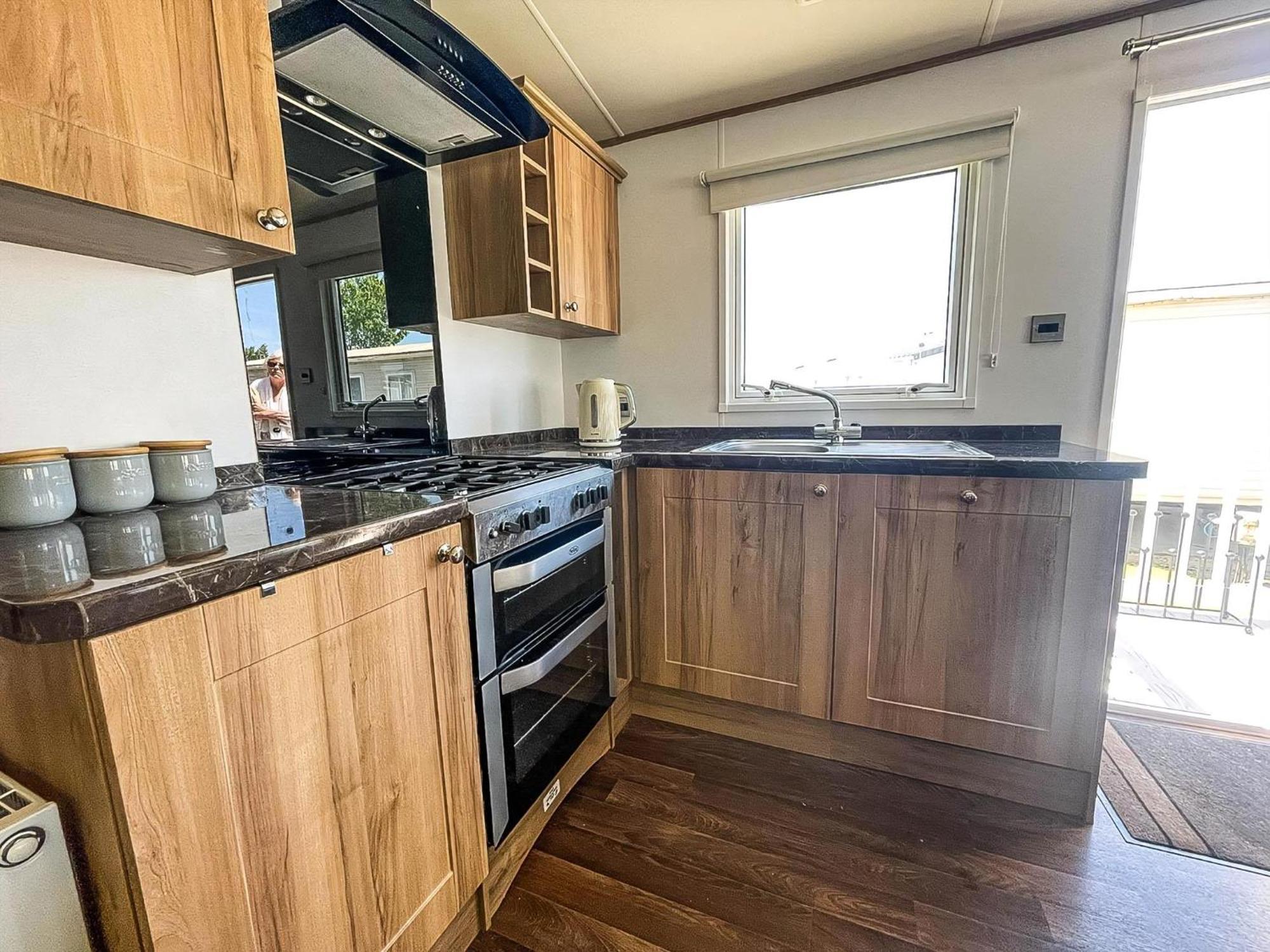 Beautiful Caravan With Decking At Carlton Meres Holiday Park, Suffolk Ref 60022M Сексмендем Екстер'єр фото
