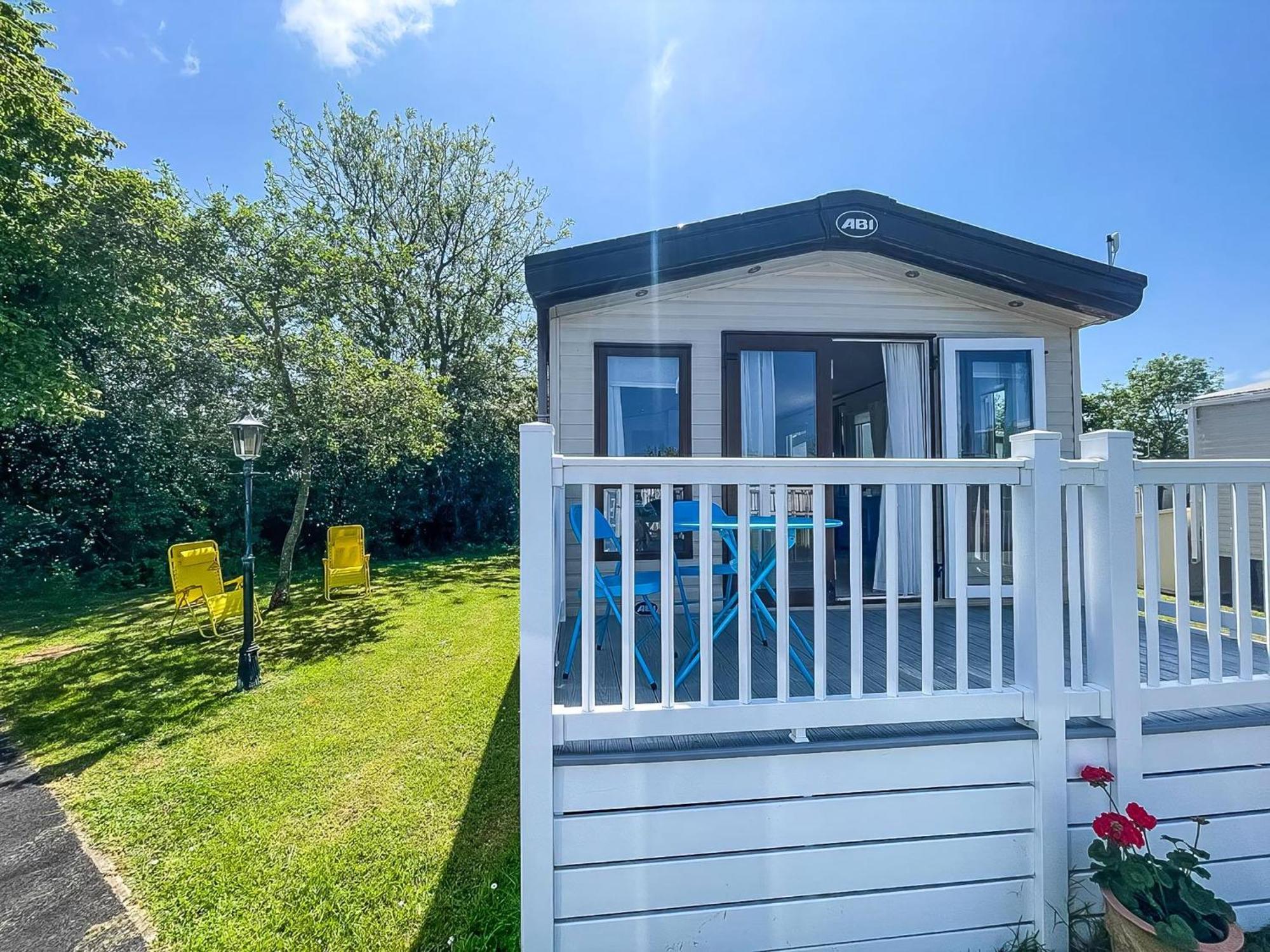 Beautiful Caravan With Decking At Carlton Meres Holiday Park, Suffolk Ref 60022M Сексмендем Екстер'єр фото