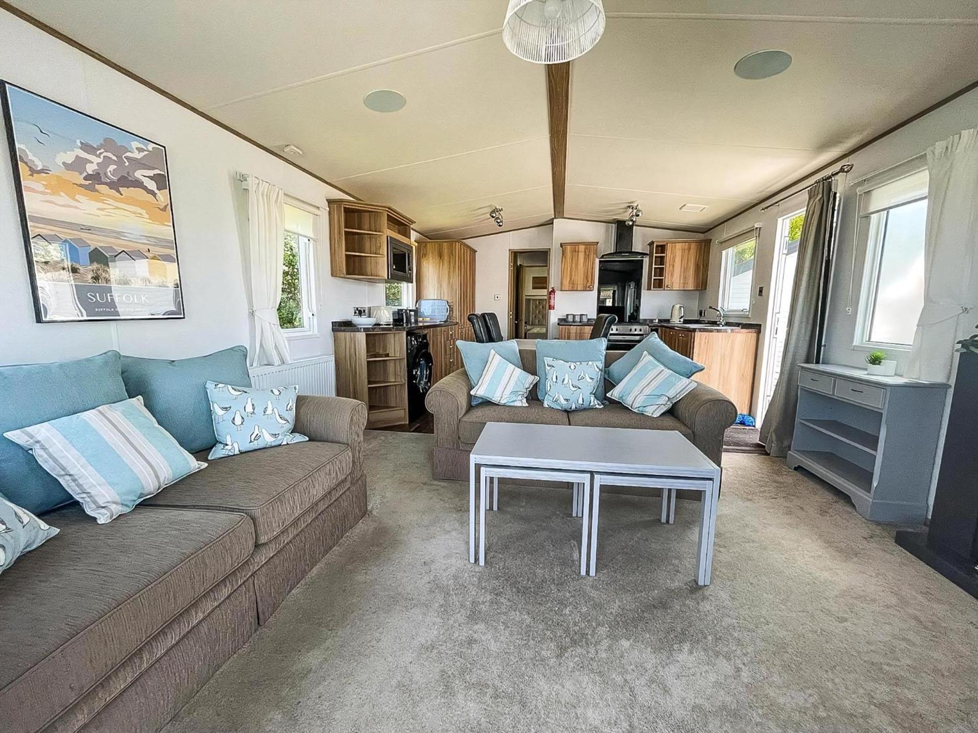 Beautiful Caravan With Decking At Carlton Meres Holiday Park, Suffolk Ref 60022M Сексмендем Екстер'єр фото