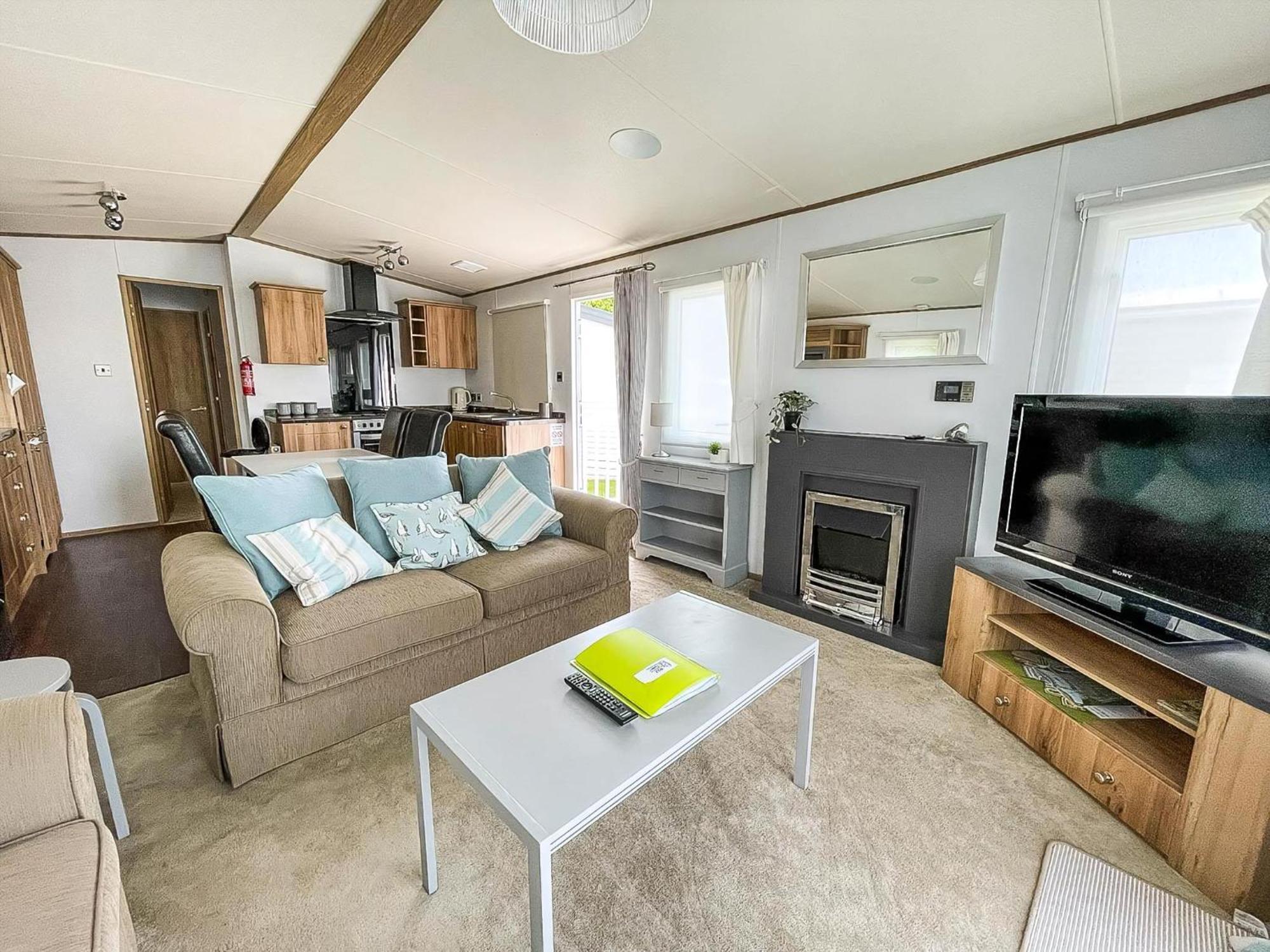 Beautiful Caravan With Decking At Carlton Meres Holiday Park, Suffolk Ref 60022M Сексмендем Екстер'єр фото