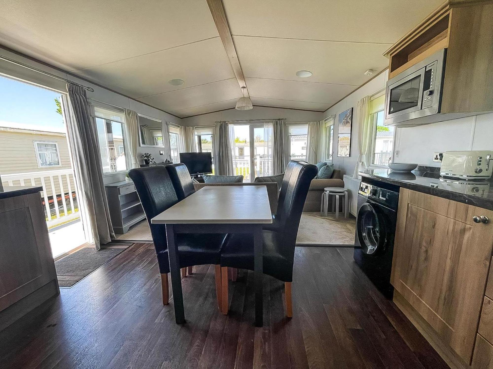Beautiful Caravan With Decking At Carlton Meres Holiday Park, Suffolk Ref 60022M Сексмендем Екстер'єр фото