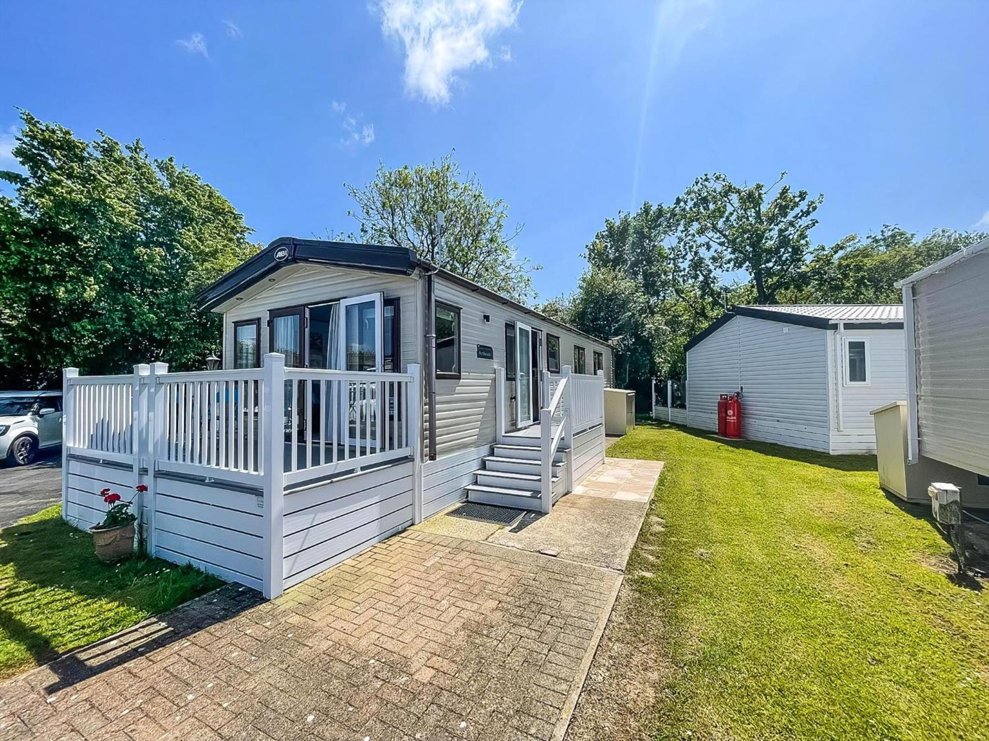 Beautiful Caravan With Decking At Carlton Meres Holiday Park, Suffolk Ref 60022M Сексмендем Екстер'єр фото